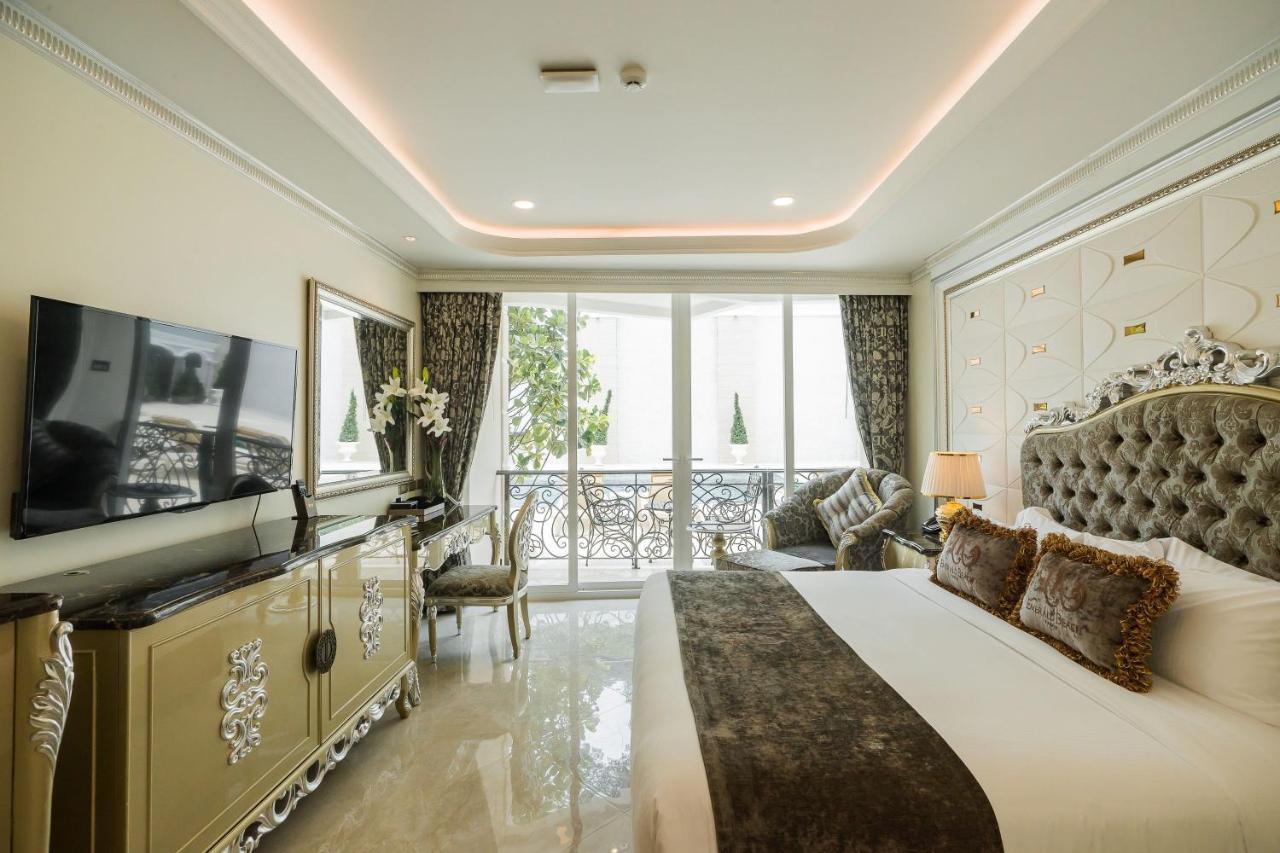 Lk Emerald Beach - Sha Extra Plus Паттайя Экстерьер фото A bedroom at the hotel