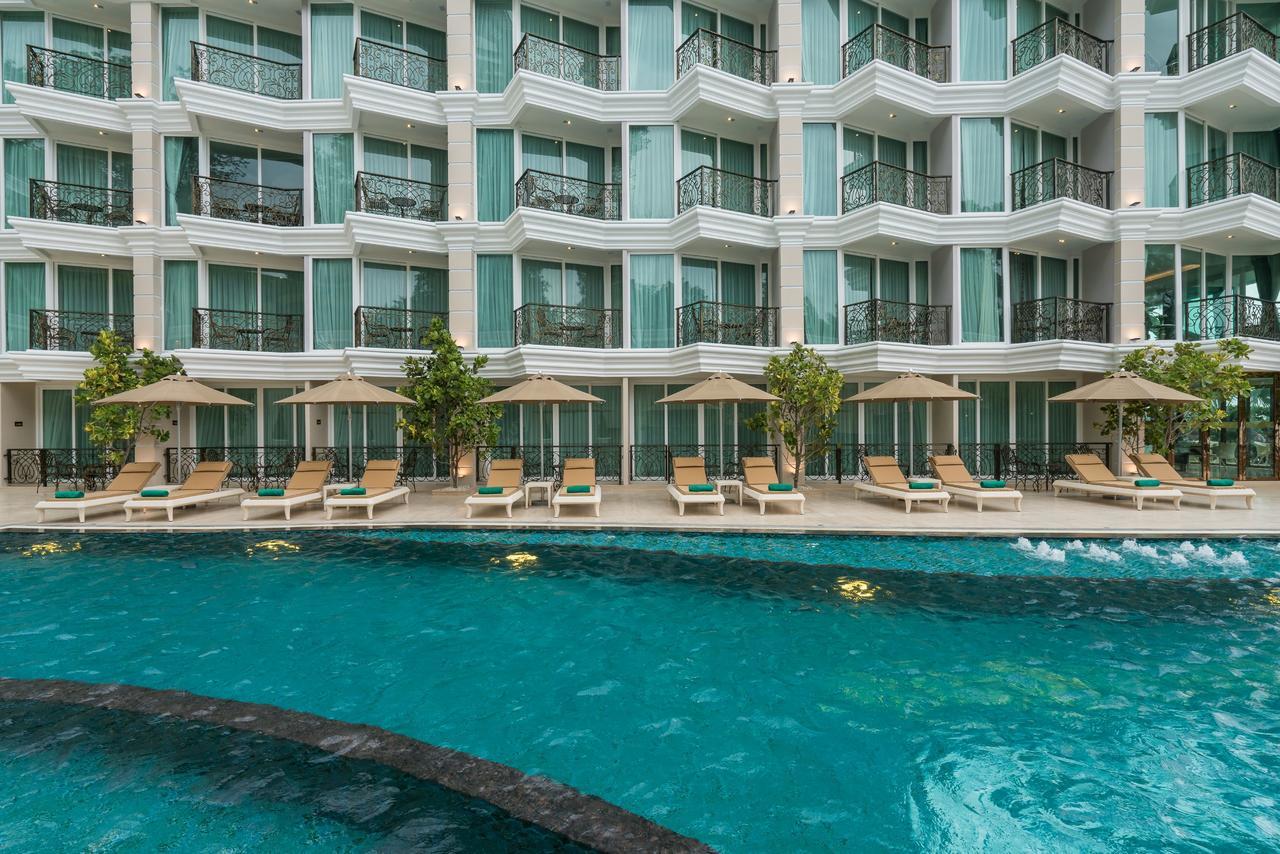 Lk Emerald Beach - Sha Extra Plus Паттайя Экстерьер фото The swimming pool at the hotel